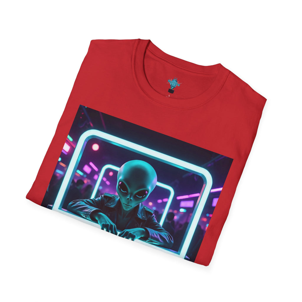 VYBZ Funny Alien Graphic T-Shirt, I Need A Hug From A Bad B*tch Tee, Unisex Casual Wear, Gift for Gamers, Science Fiction Fans, Birthday
