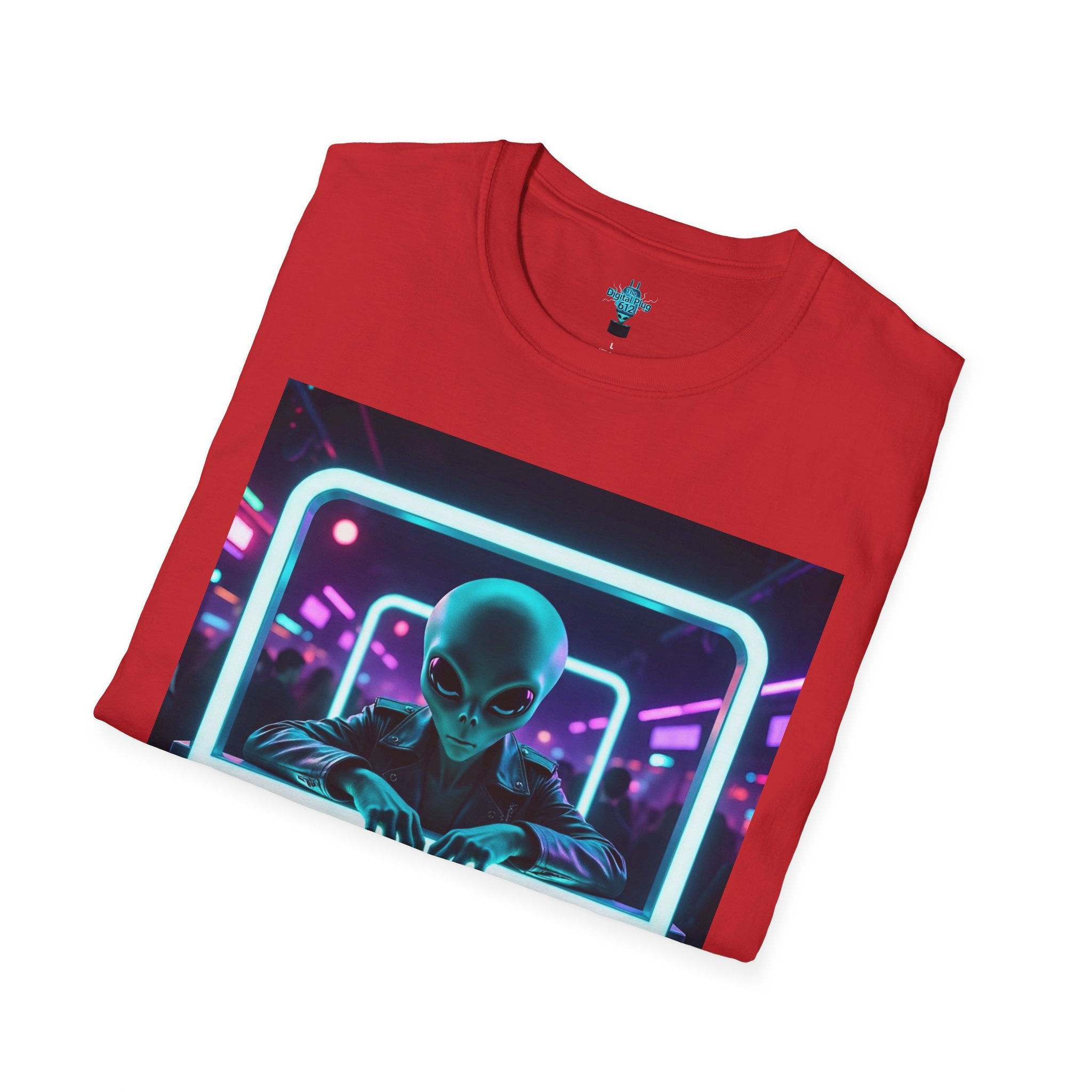 VYBZ Funny Alien Graphic T-Shirt, I Need A Hug From A Bad B*tch Tee, Unisex Casual Wear, Gift for Gamers, Science Fiction Fans, Birthday