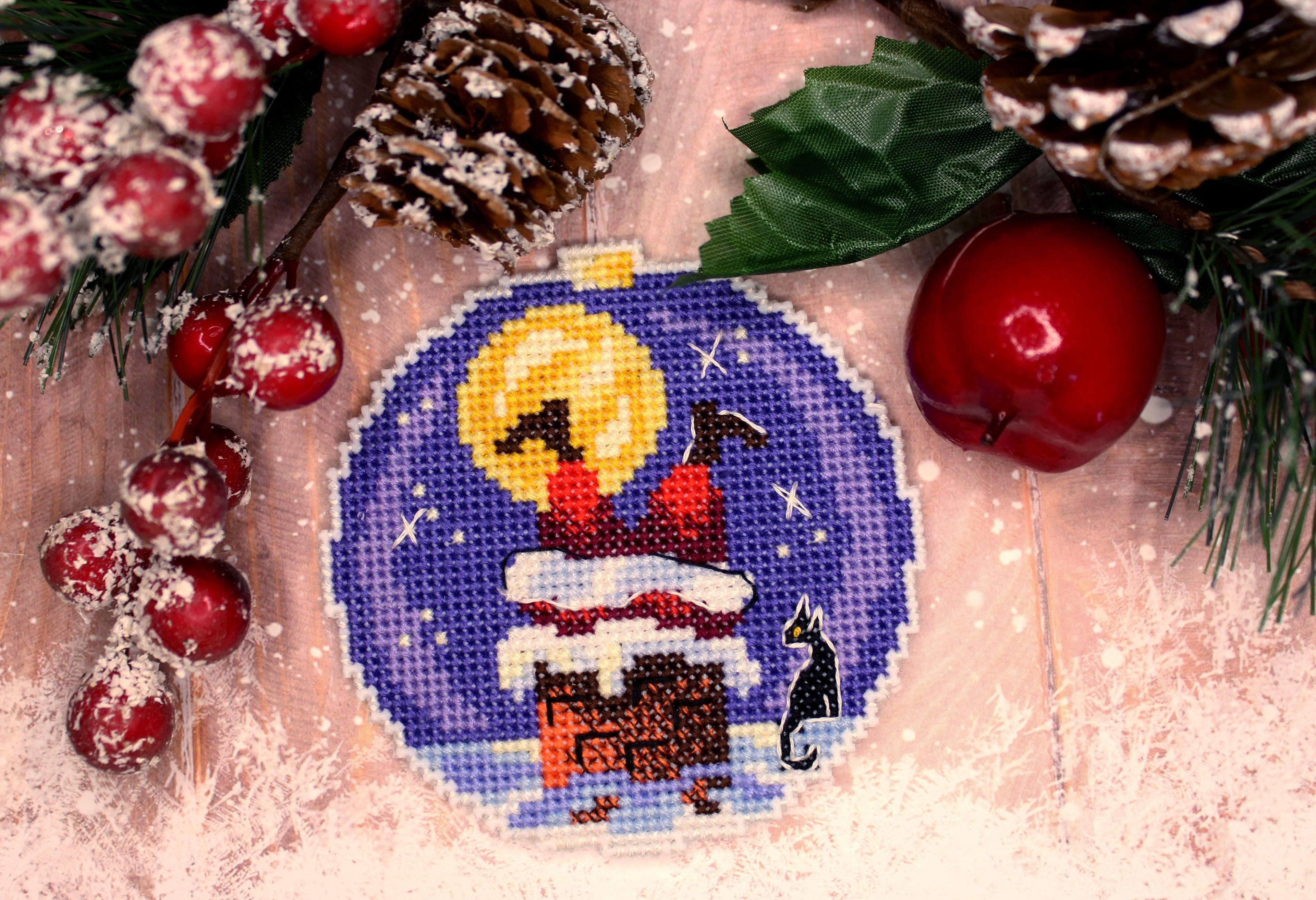 Santa SR-690  Plastic Canvas Counted Cross Stitch Kit-1